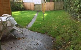 Bright And Spacious Annex Near Lymington With Private Garden