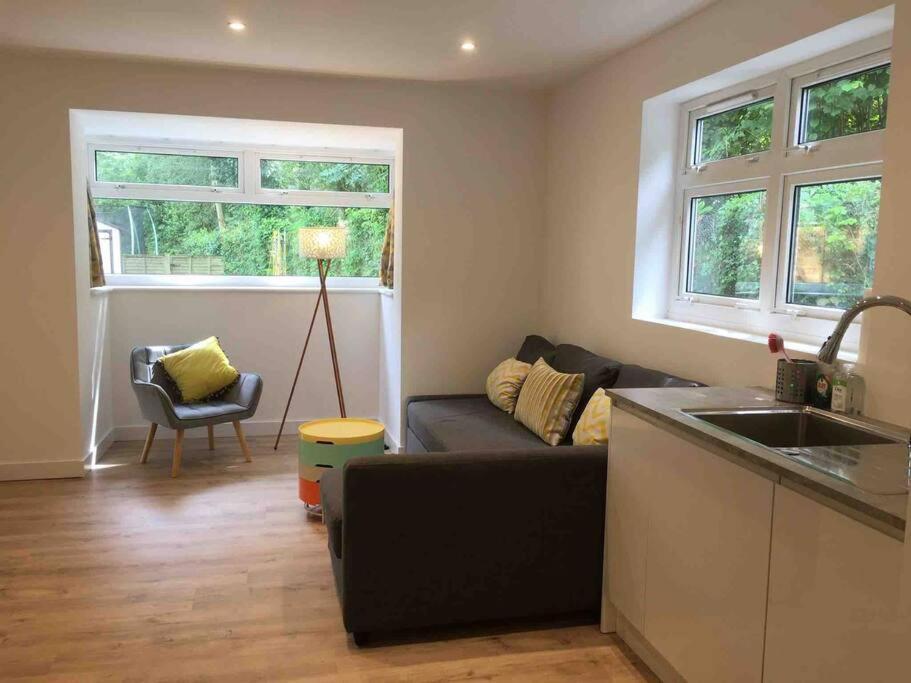 Bright And Spacious Annex Near Lymington With Private Garden Exterior photo