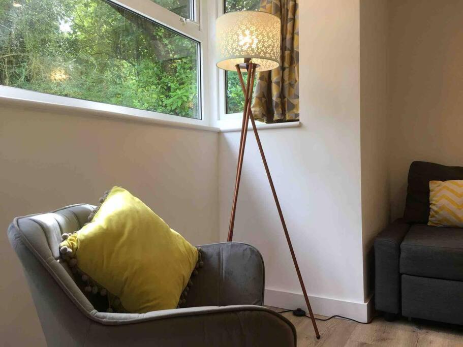 Bright And Spacious Annex Near Lymington With Private Garden Exterior photo